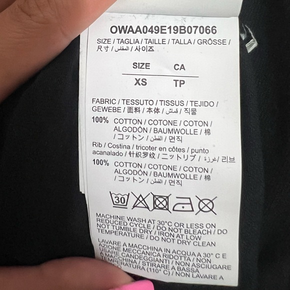 OFF WHITE Black Flowers T-shirt - Picture 5 of 5